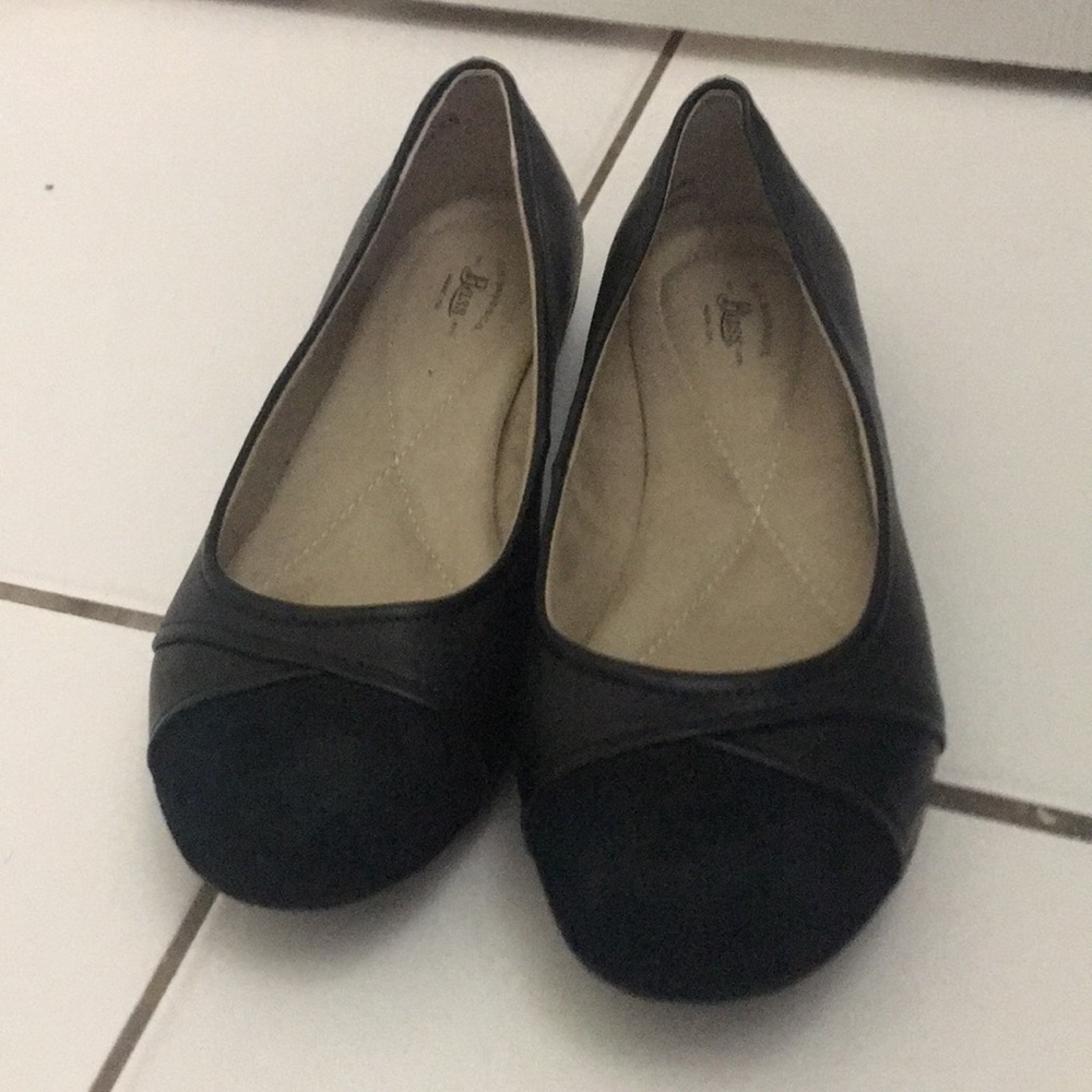 GH Bass women’s black flats 7.5 W